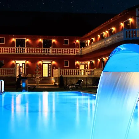 Отель Artemis Wellness Штурово